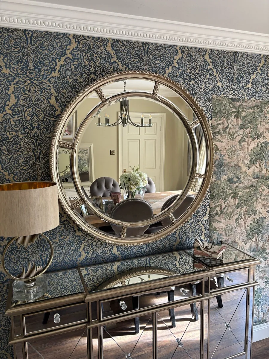 Mirrors and dresser - Image 3
