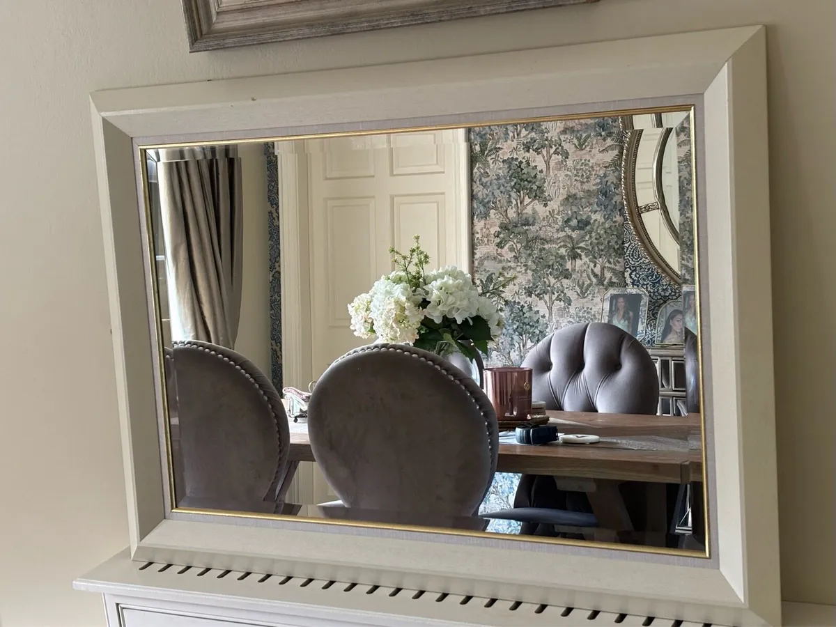 Mirrors and dresser - Image 4