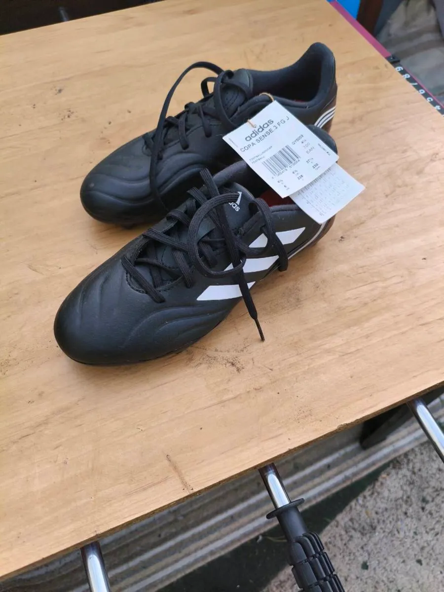 New ladies football boots,4 half, never worn 30 Eu - Image 3