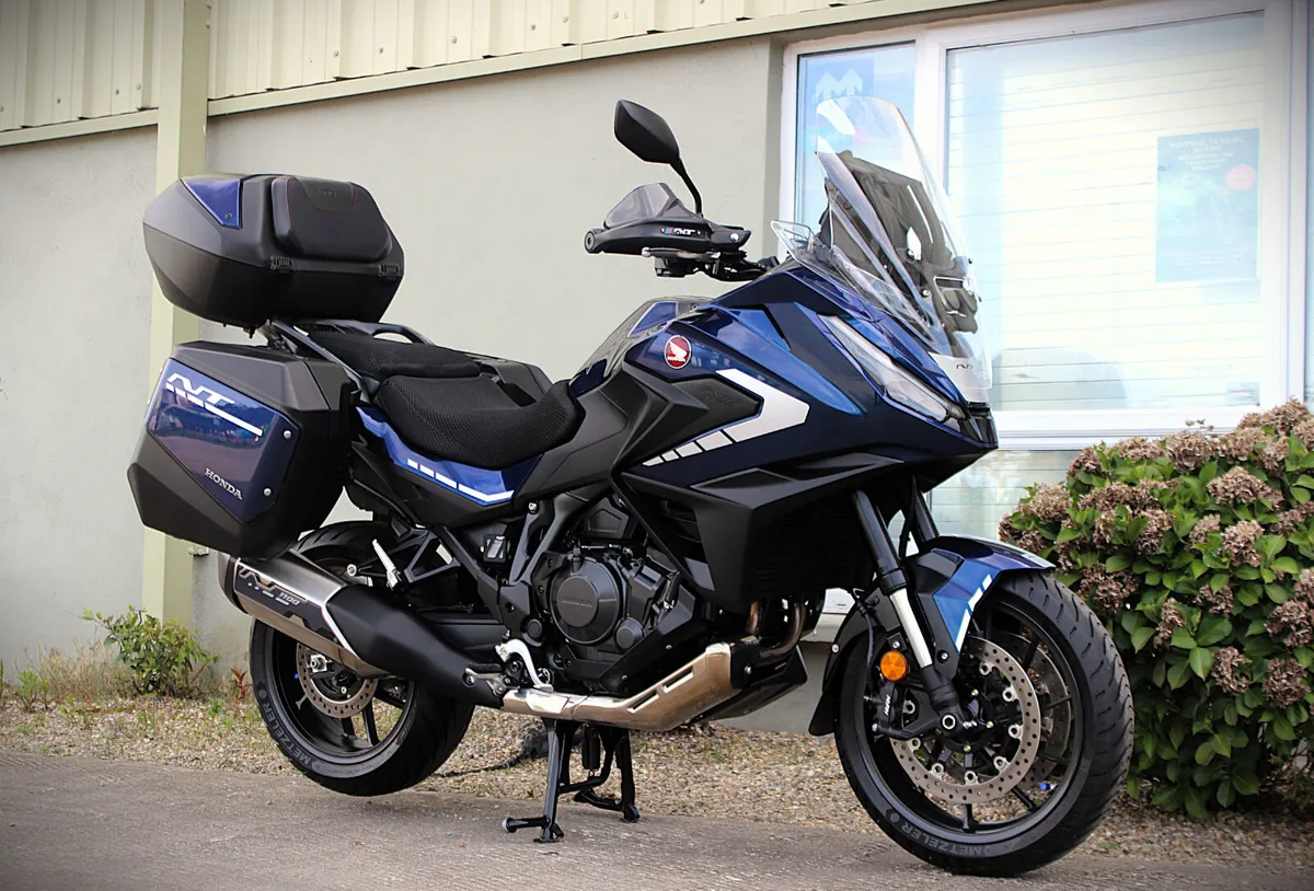 2025 Honda NT1100 Manual - Image 2