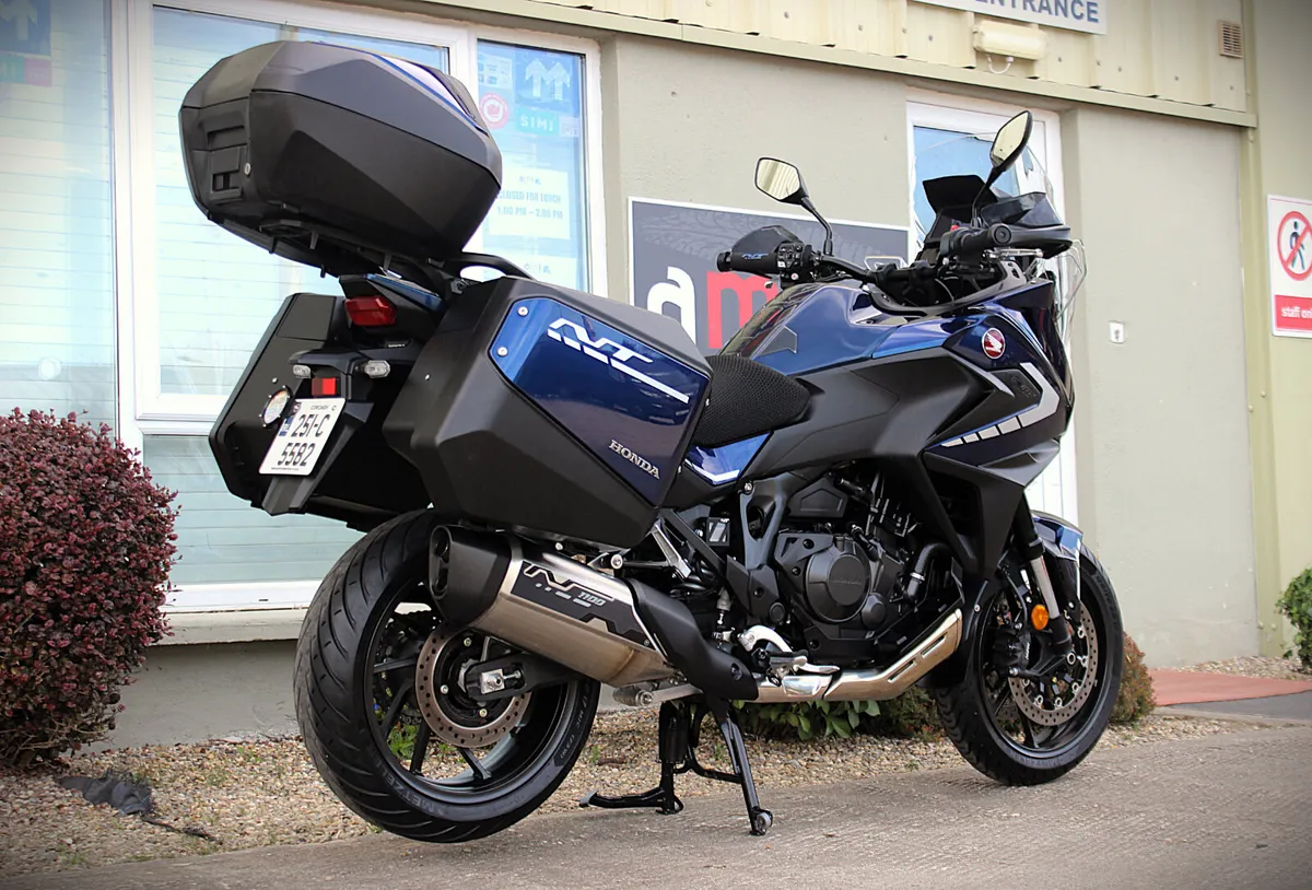2025 Honda NT1100 Manual - Image 3