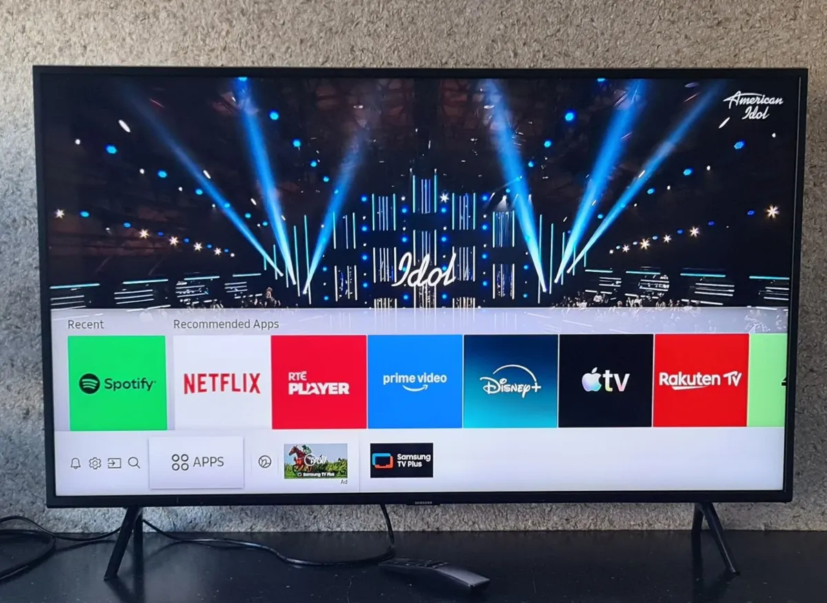 Samsung 43" QLED 4K Smart TV – Like New Condition - Image 1