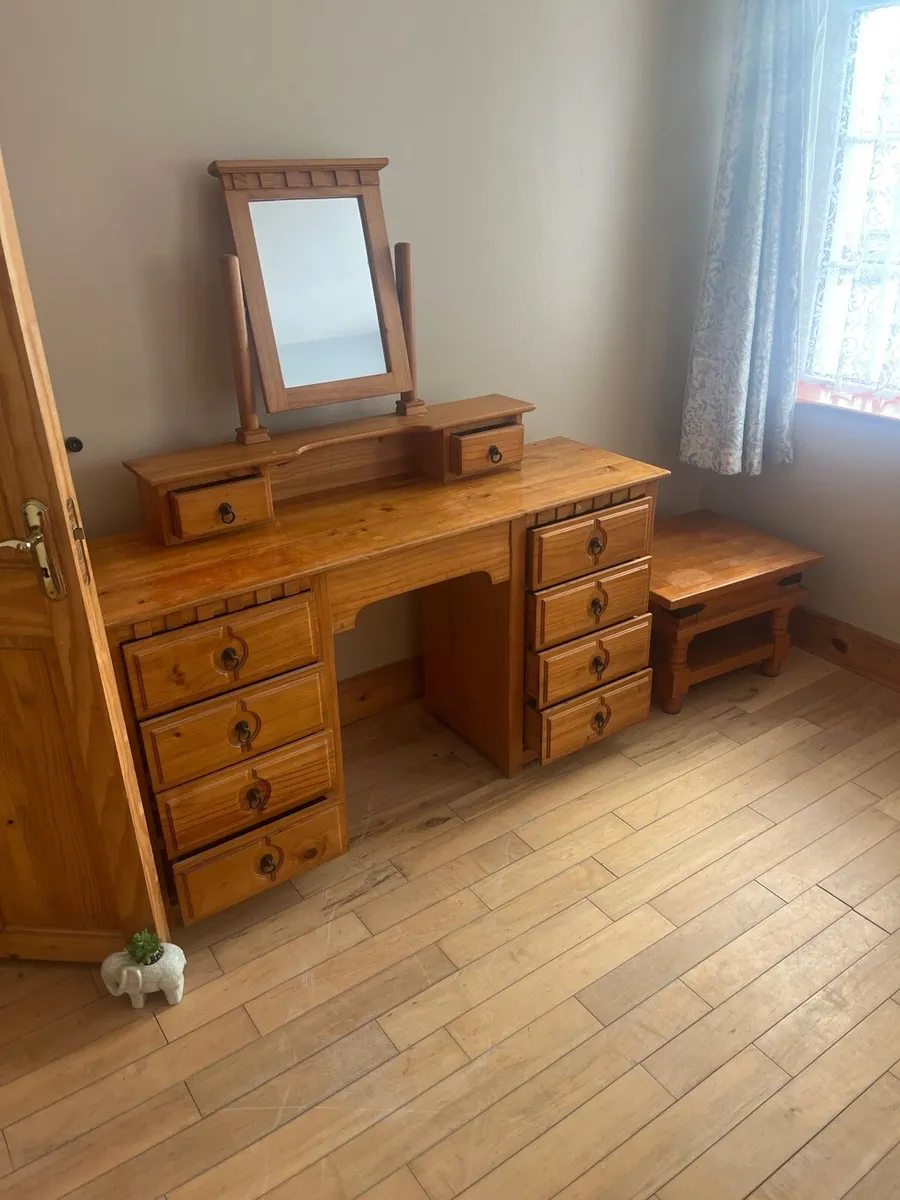 Complete solid pine bedroom furniture - Image 1