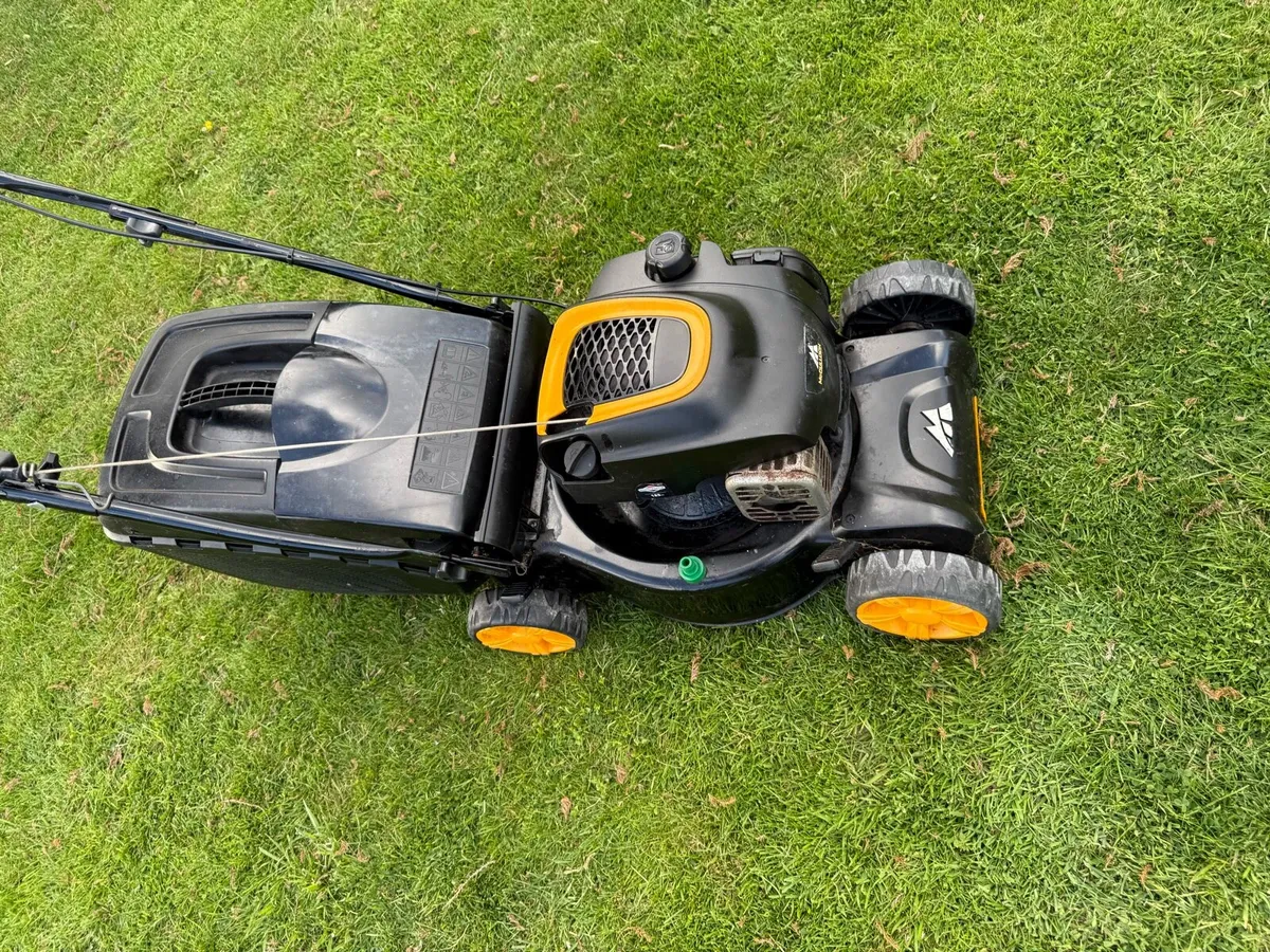 McCulloch petrol lawn mower 125cc - Image 2