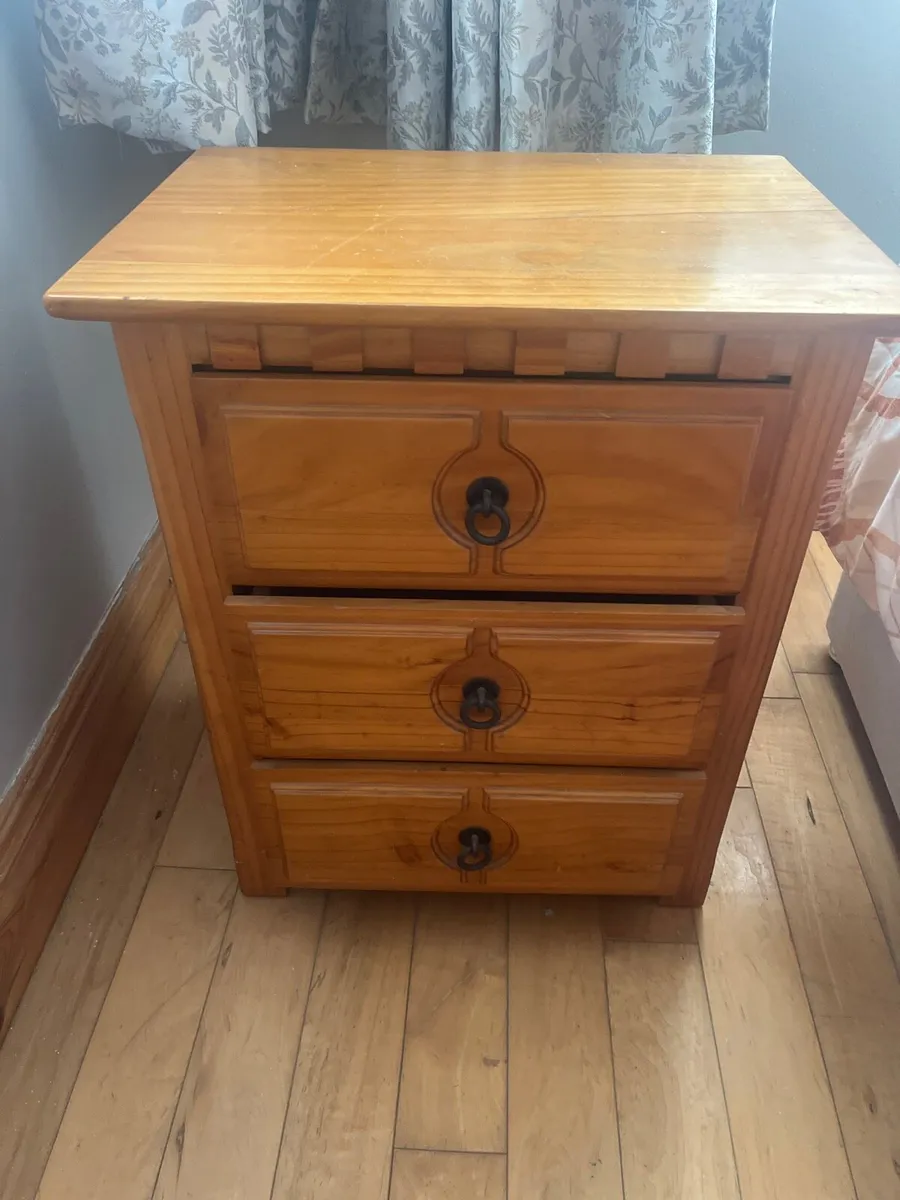 Complete solid pine bedroom furniture - Image 2