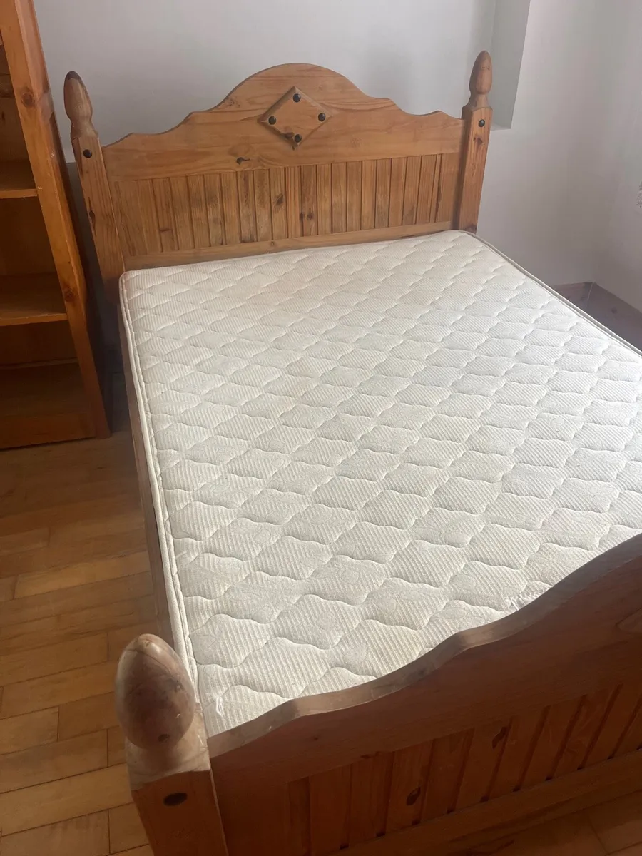 Bedroom furniture - Image 1