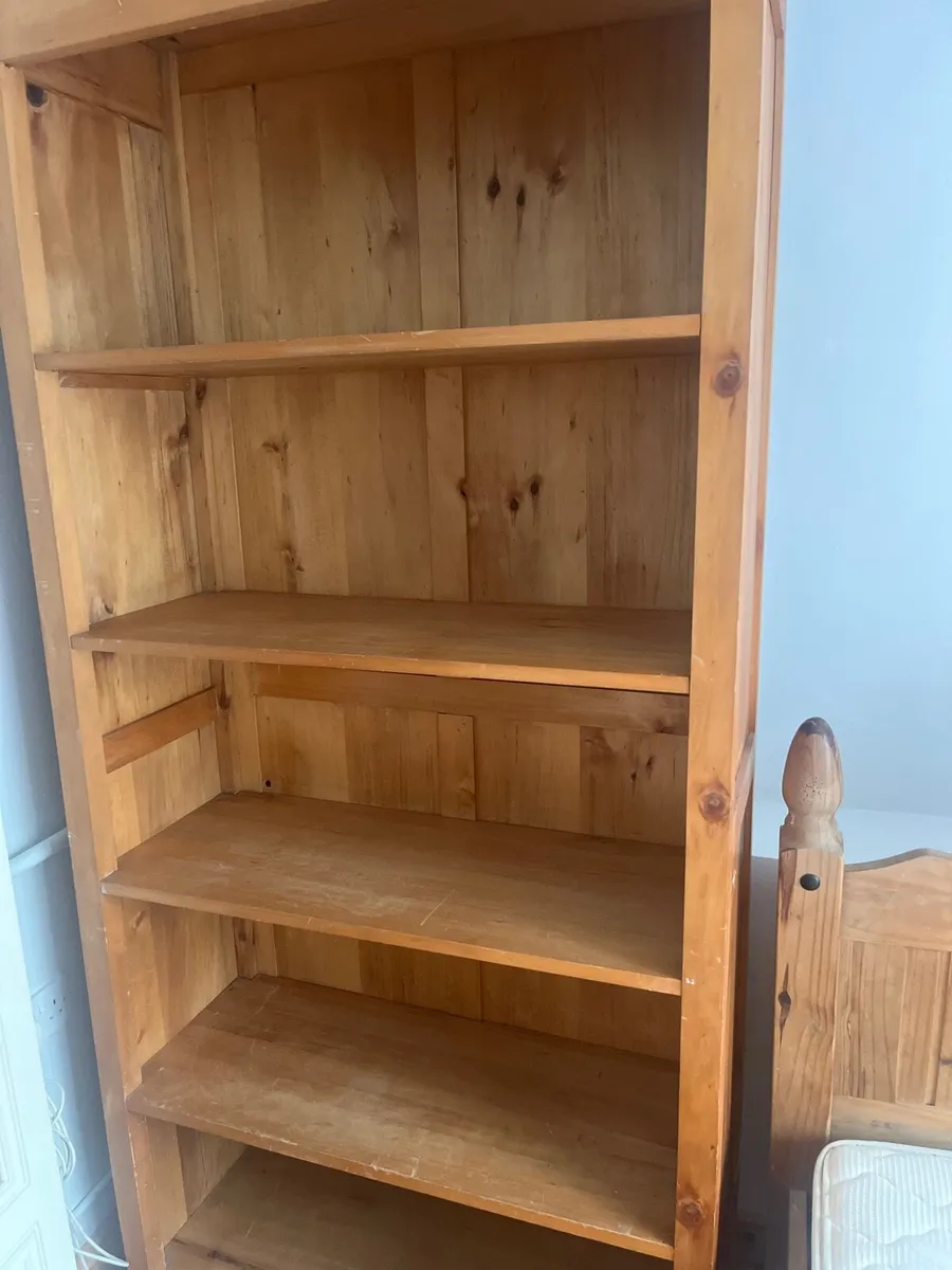 Bedroom furniture - Image 2