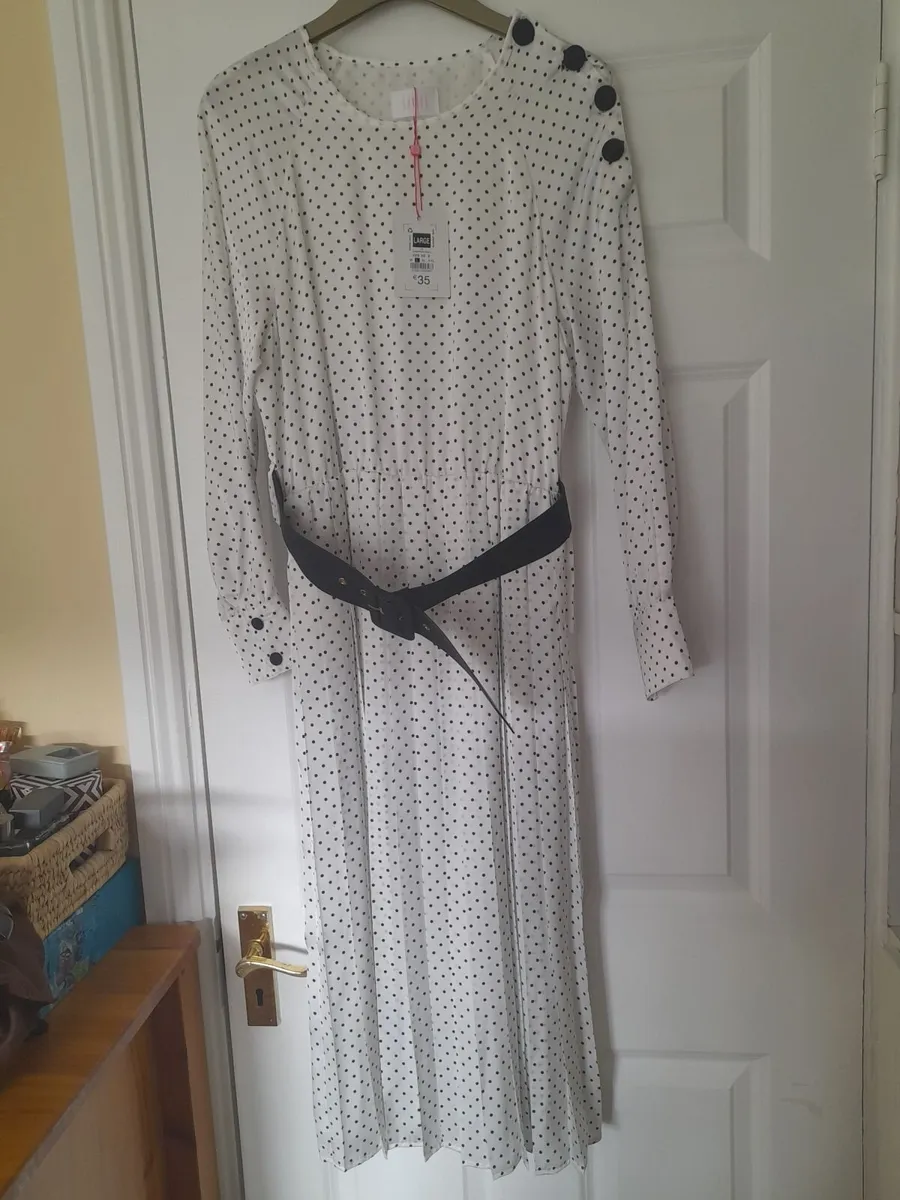 Dress. NEW - Image 1