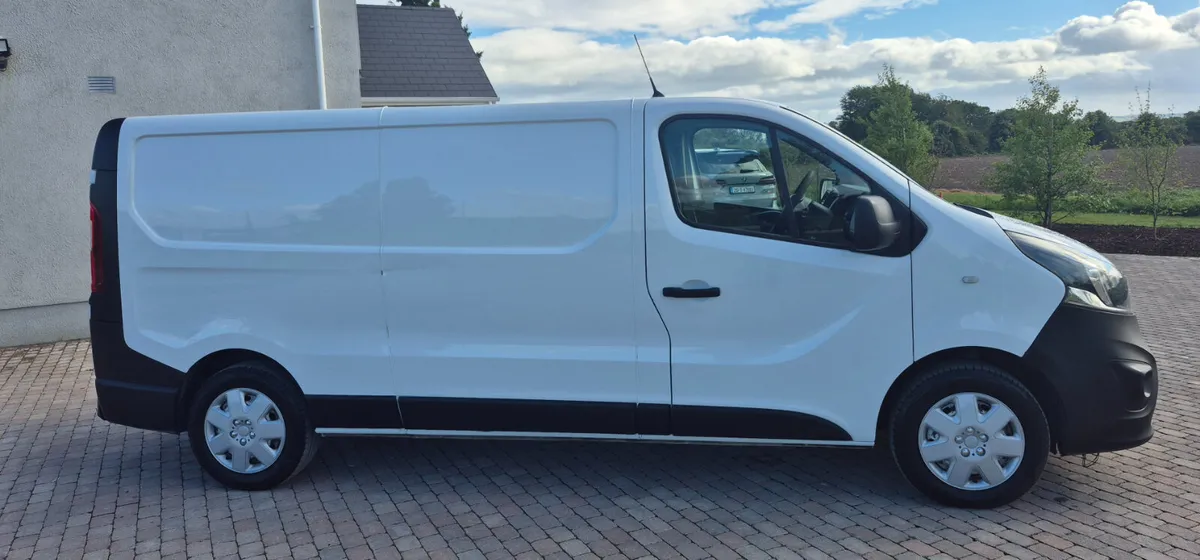 2015 Opel Vivaro lwb - Image 4