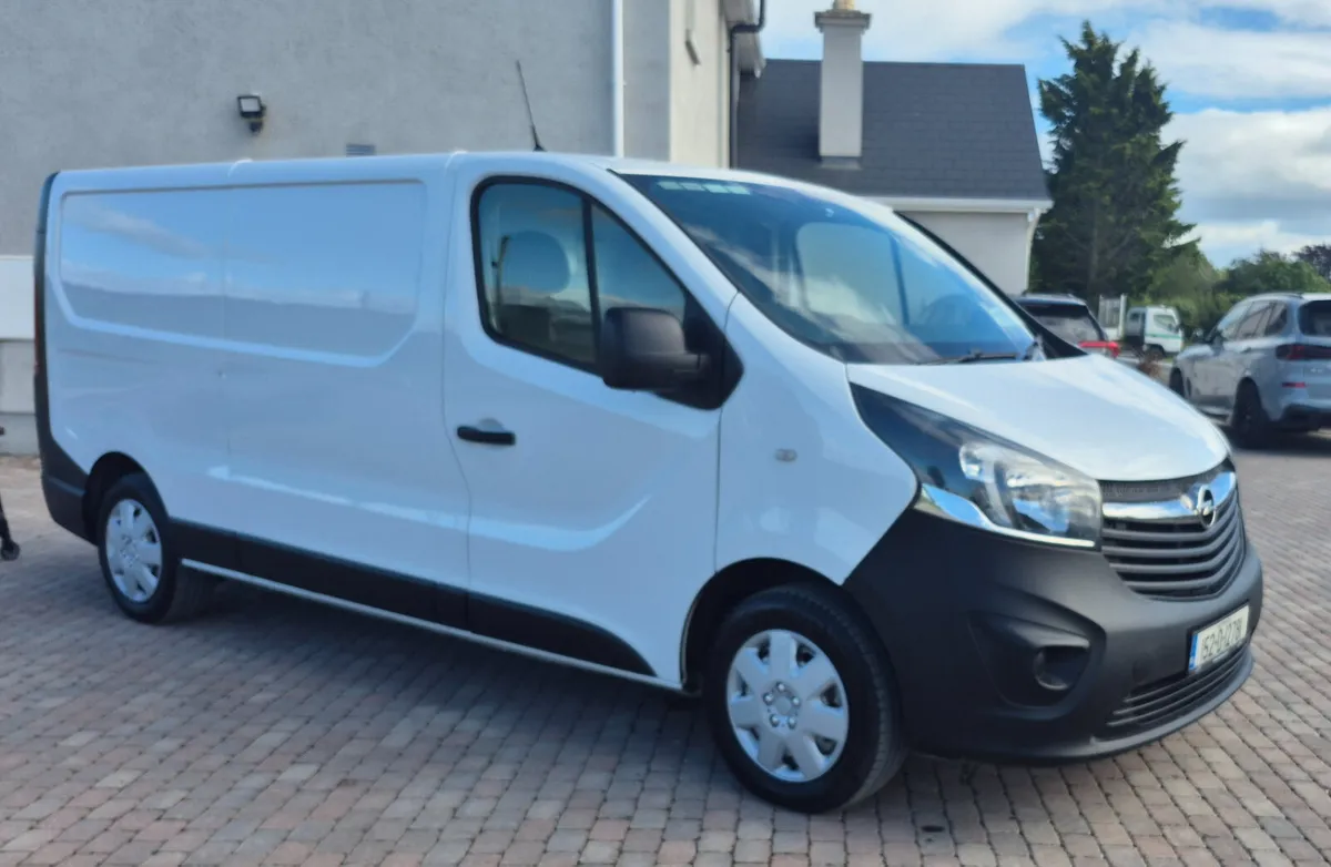 2015 Opel Vivaro lwb - Image 1