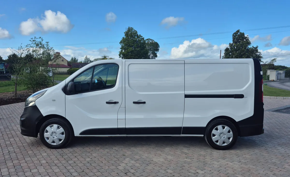 2015 Opel Vivaro lwb - Image 3
