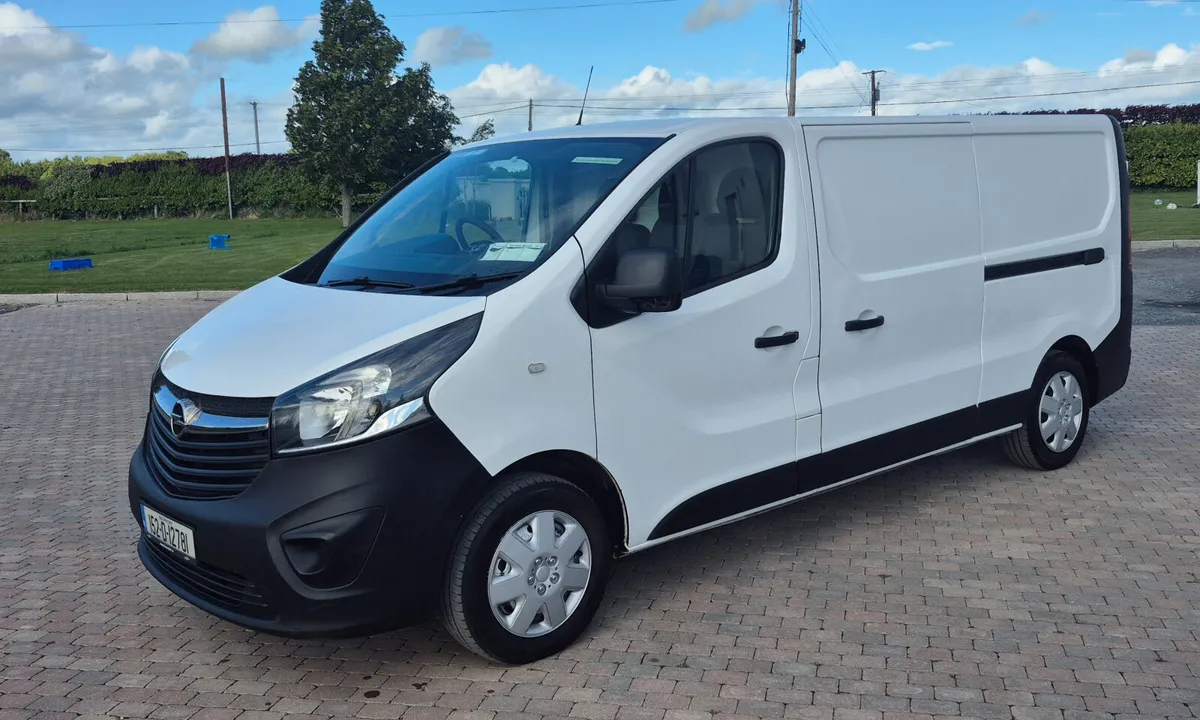 2015 Opel Vivaro lwb - Image 2