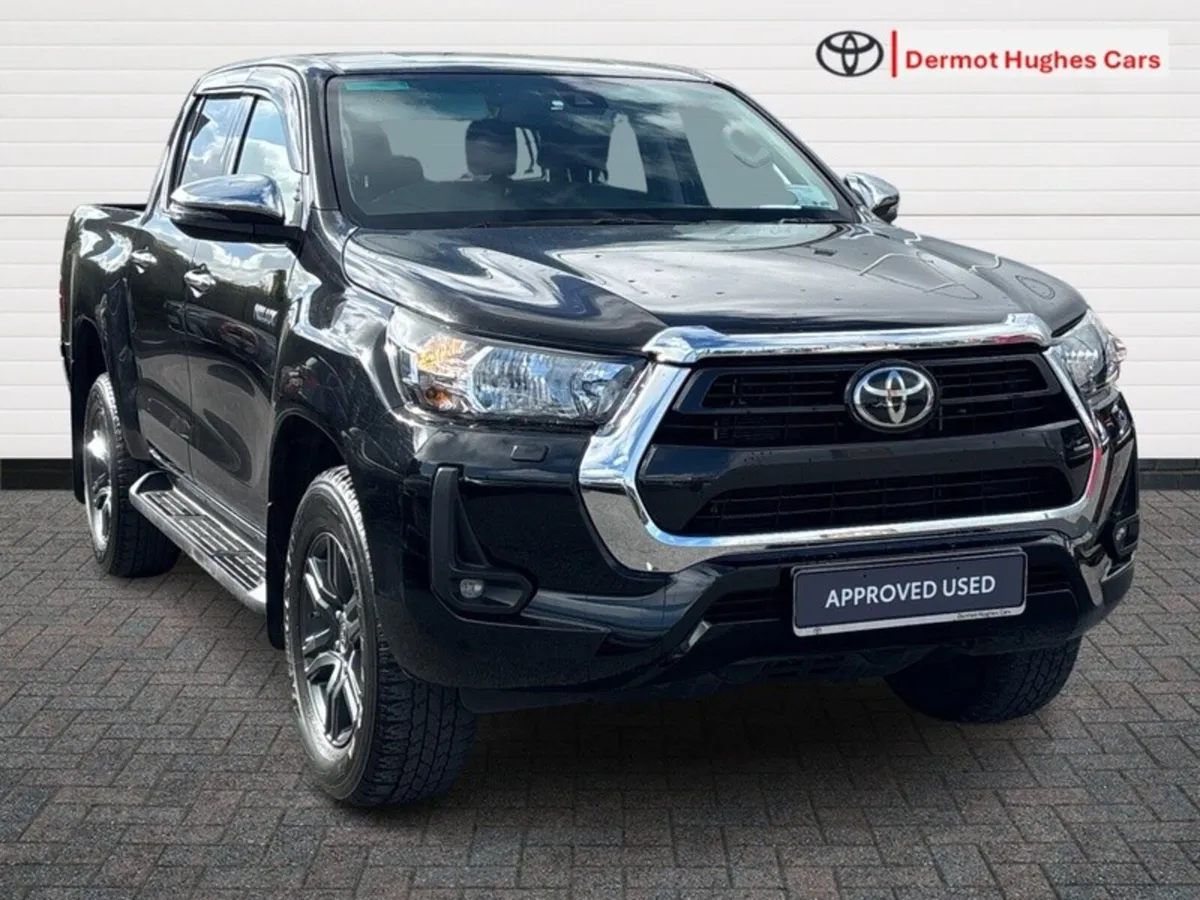 Toyota Hilux 2.8 SR5 D/CAB AUTO - Image 1