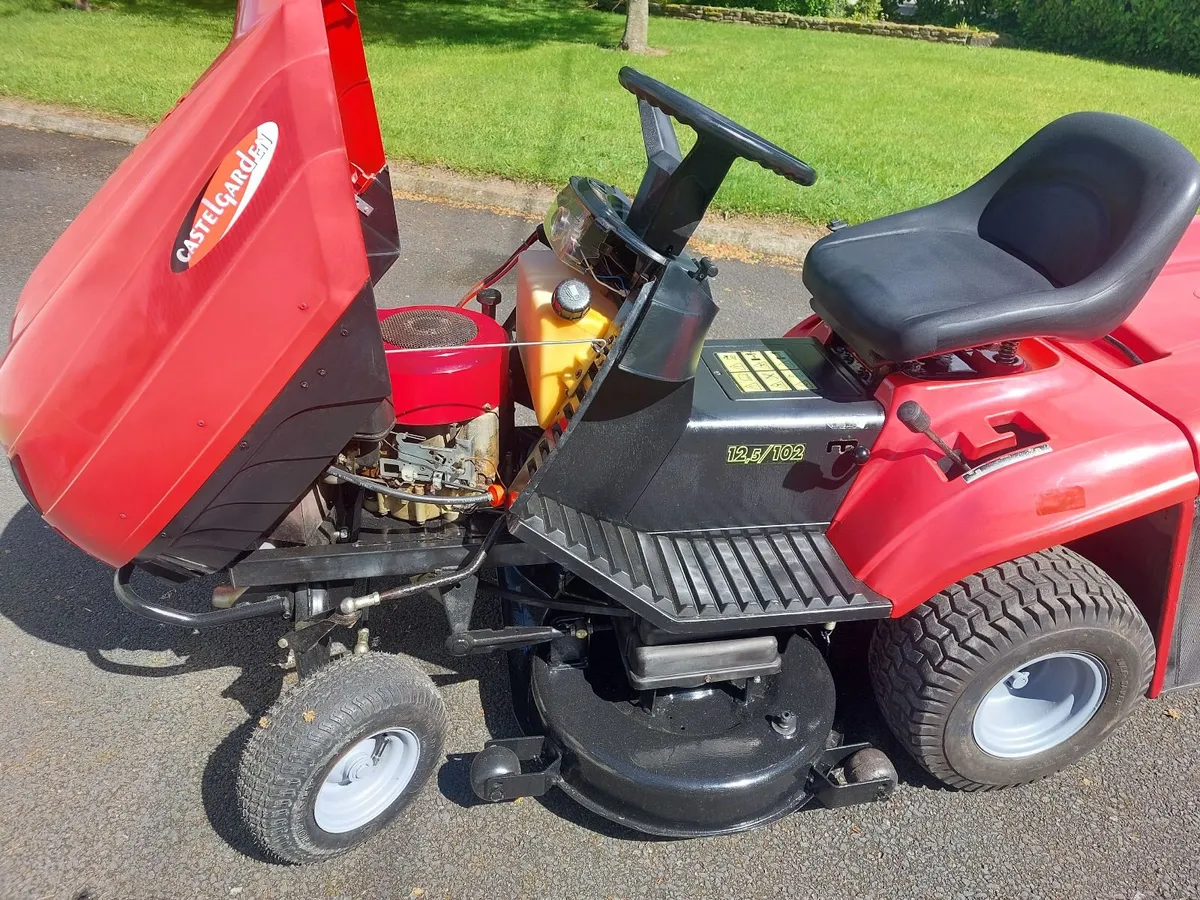 Castelgarden Ride on Mower - Image 4