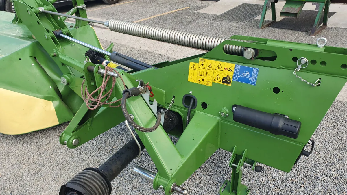 Year 2023 Krone ECR280 Mounted Mower Like New - Image 2