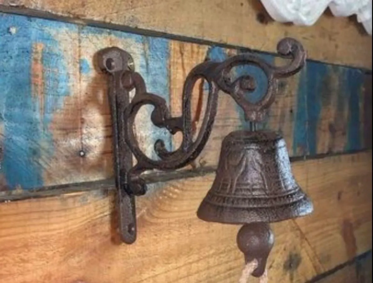 Cat iron bell