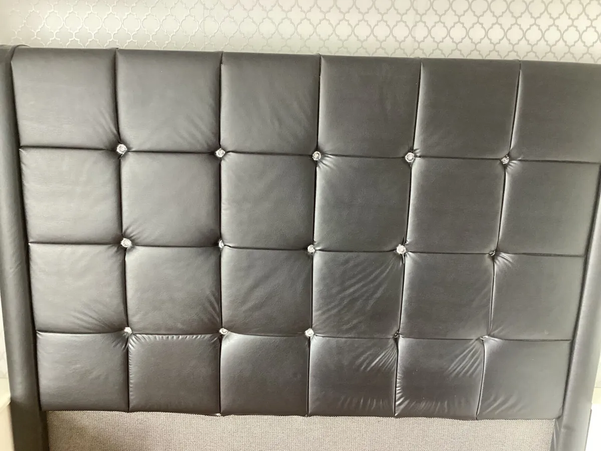 Black king size pu floor standing headboard - Image 2