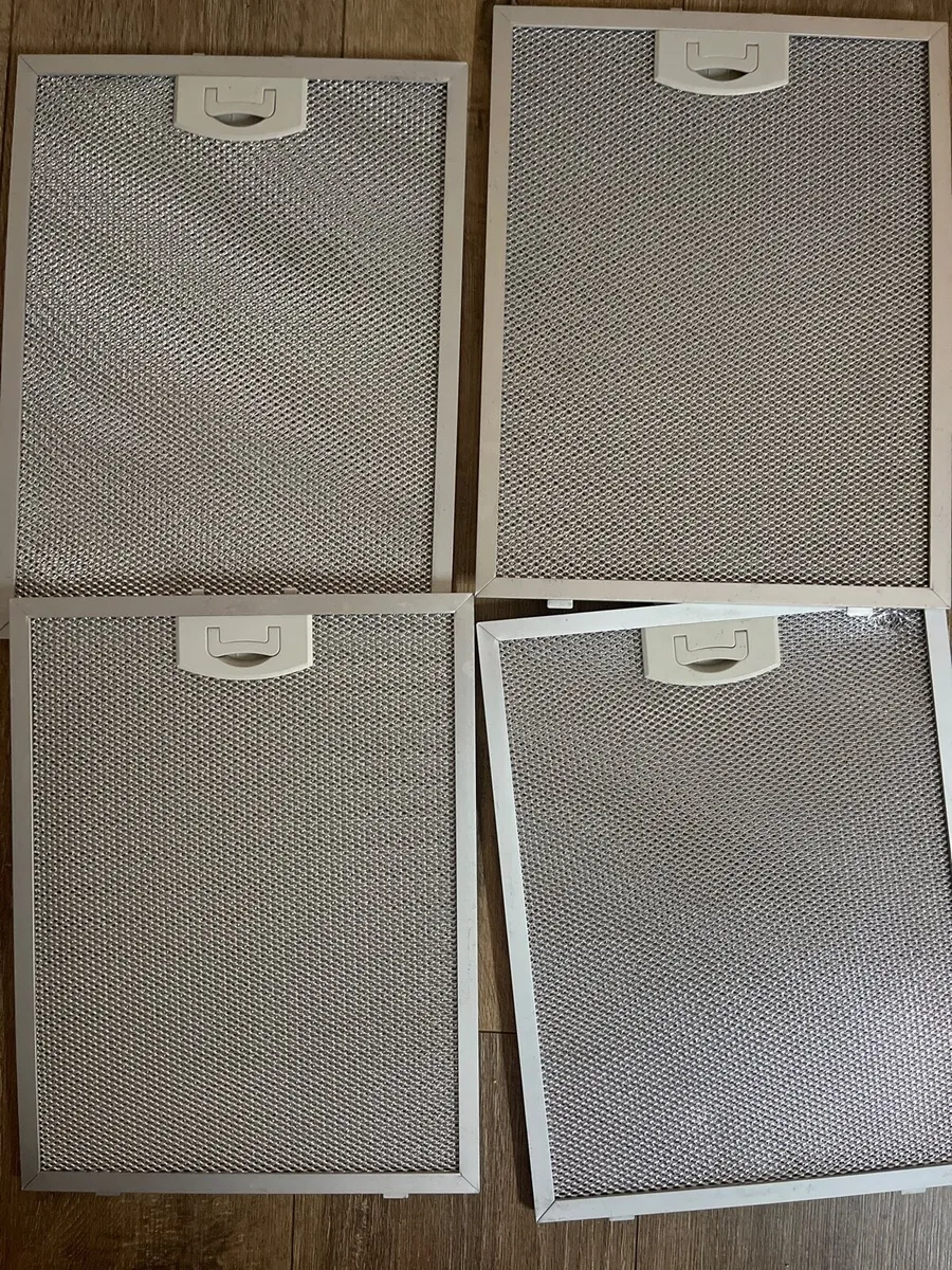 4 aluminum mesh filters for a cooker extractor fan - Image 2