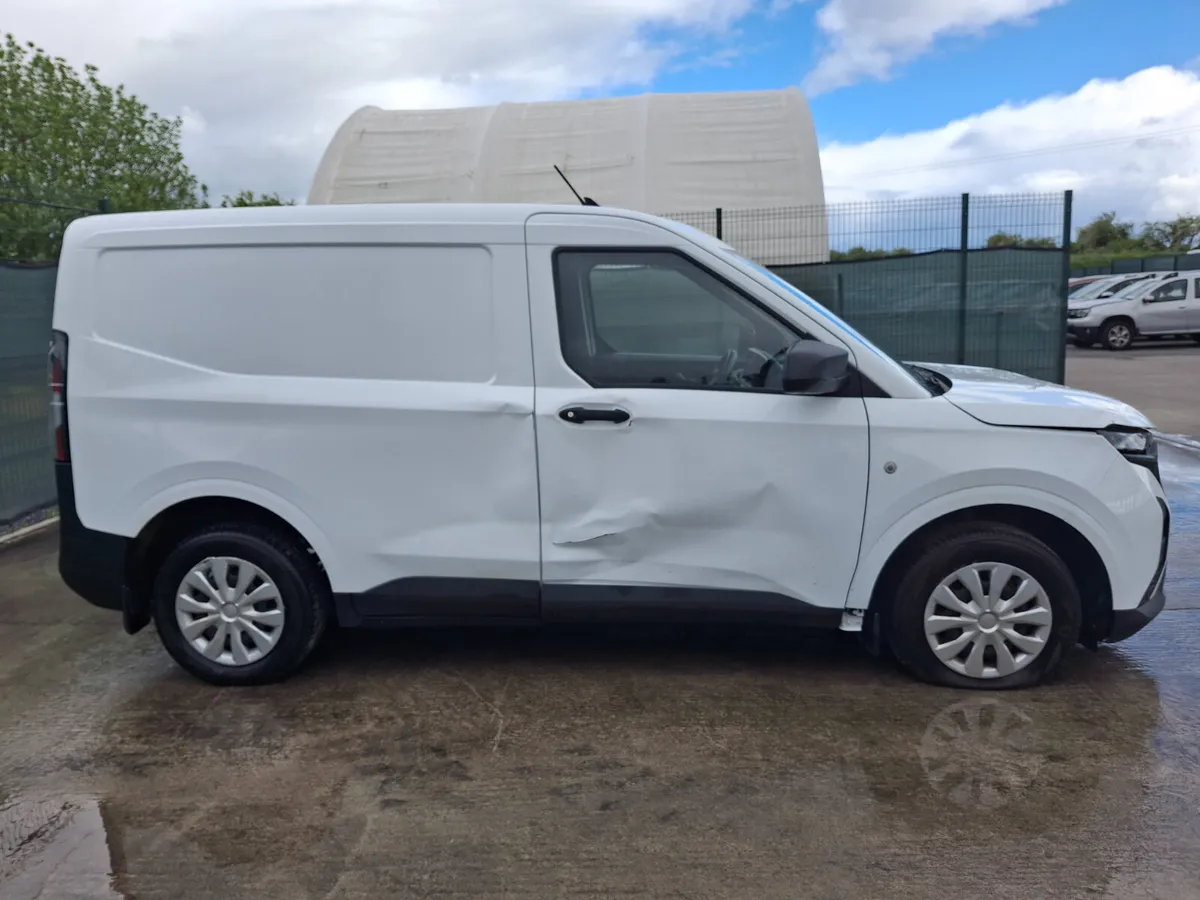 242 Ford Transit Courier  Trend  1.5 Diesel - Image 2