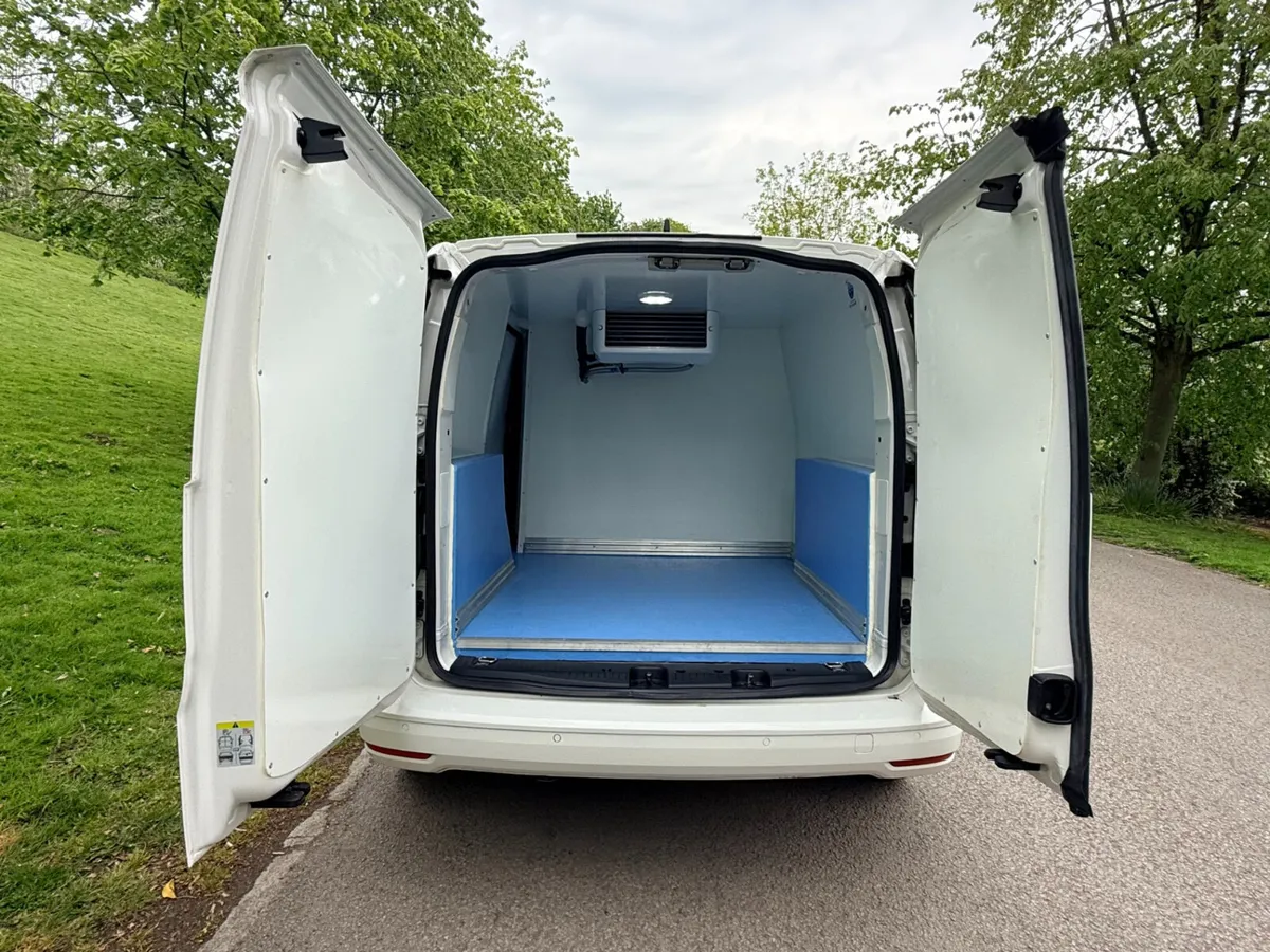 2023 Volkswagen Caddy Refrigerated Van - Image 2