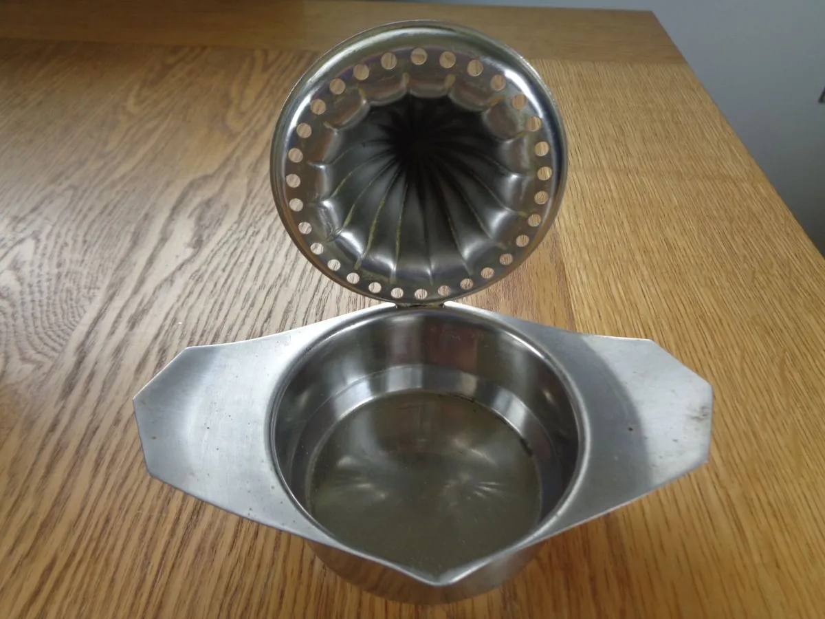 Stainless Steel Citrus Juice Squeezer for Sale - Image 2