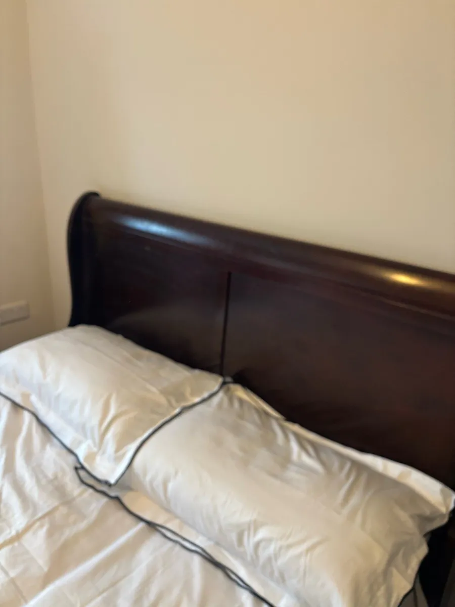 Bedroom furniture - Image 4