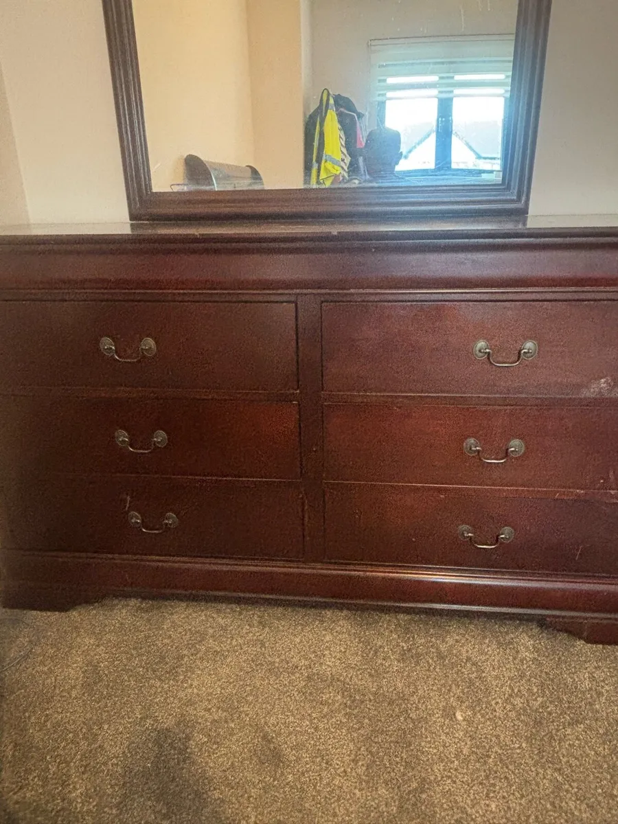 Bedroom furniture - Image 2