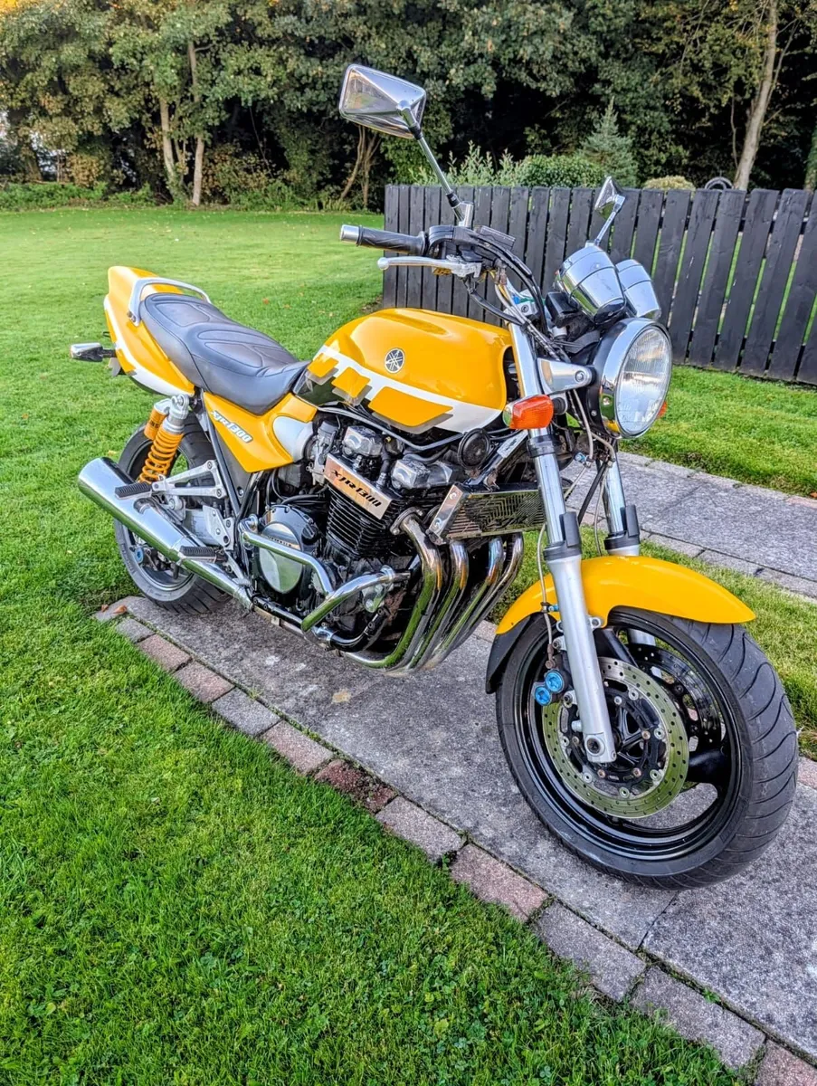 YAMAHA XJR 2002 - Image 2