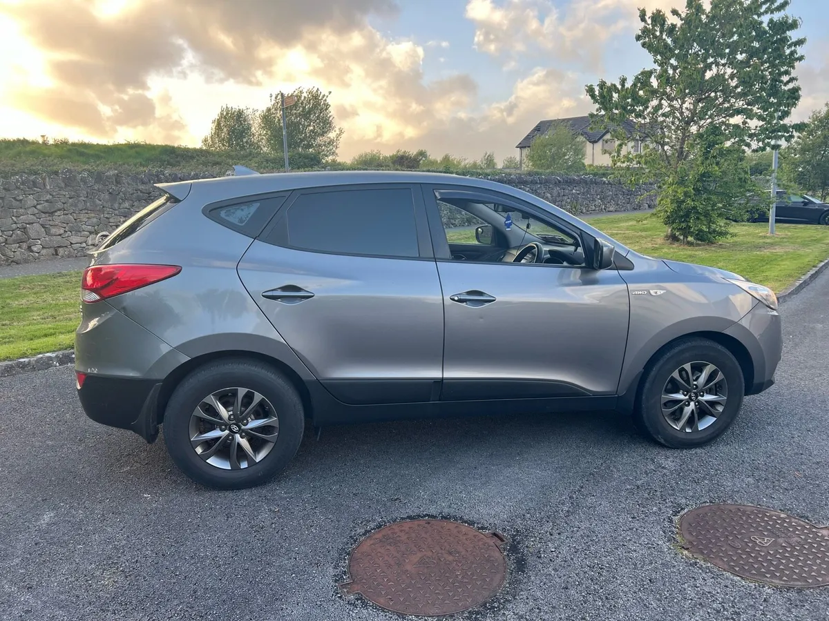 Hyundai ix35 2.0 4wd immaculate condition top spec - Image 4