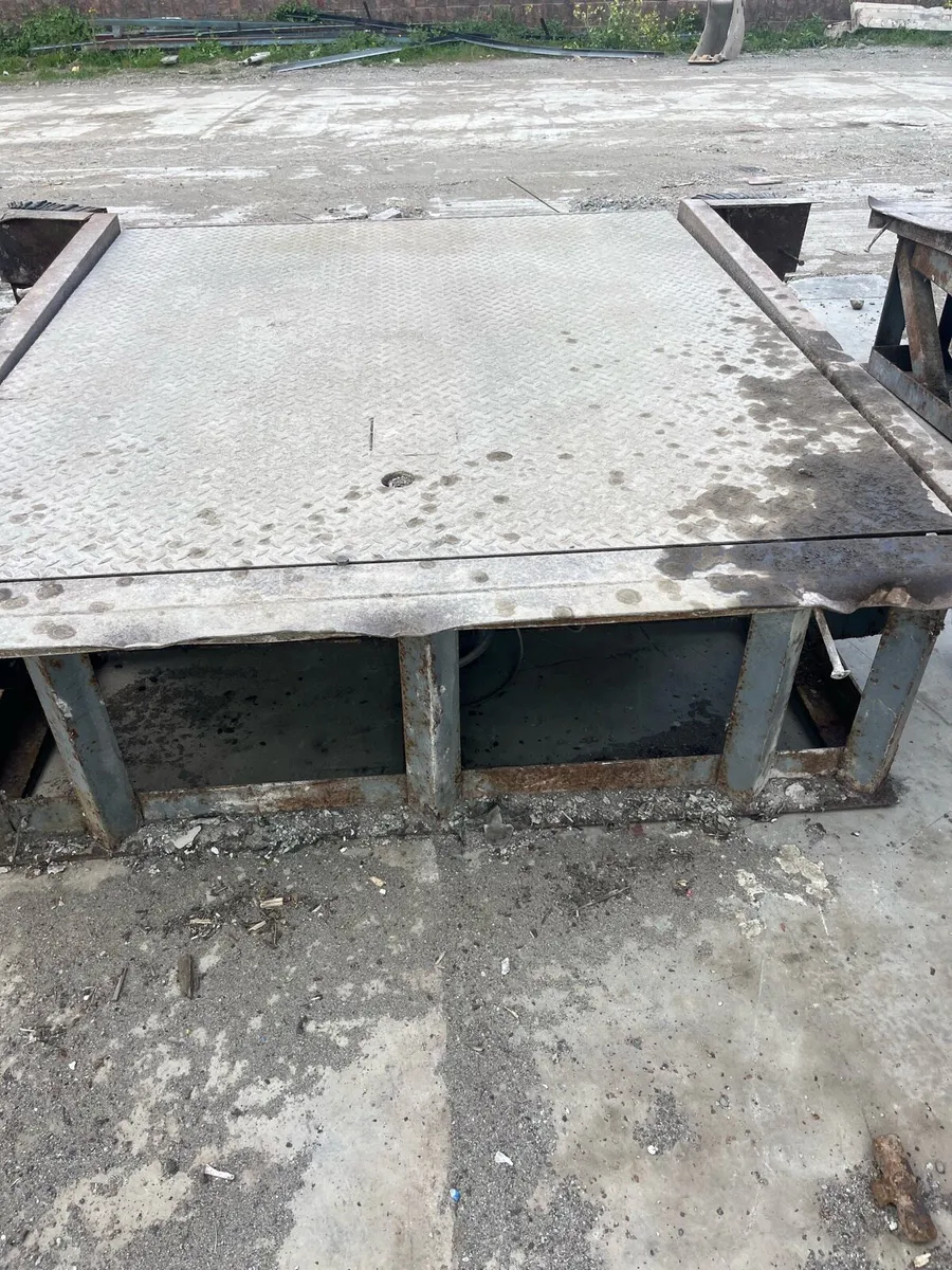 Loading dock ( loading ramp ) - Image 1