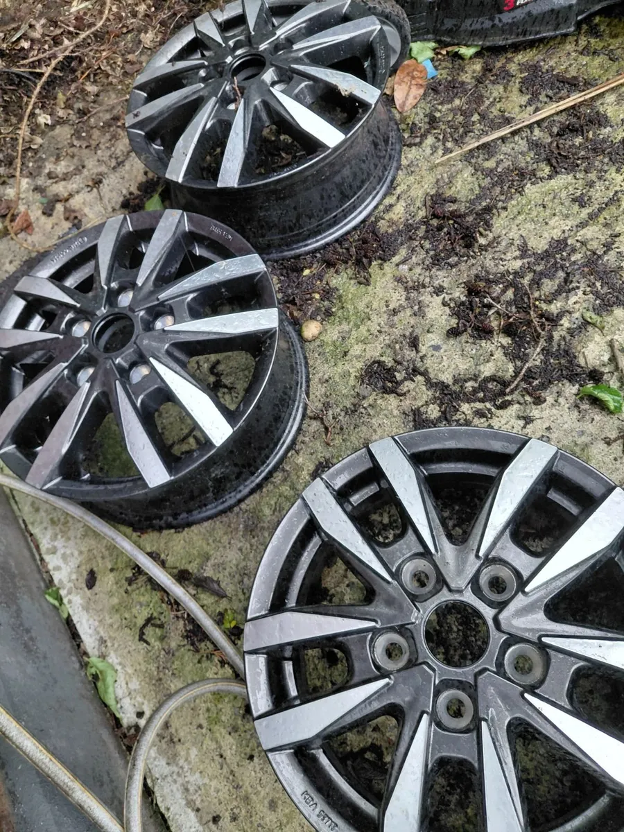 Van Alloy wheels load rated 1350kg - Image 1