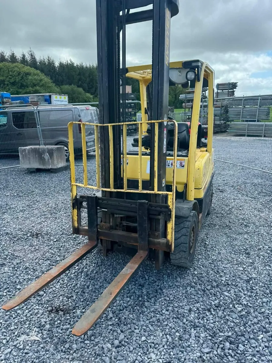 Hyster H2.5FT 2.5 tonne gas powered fork lift truc - Image 1