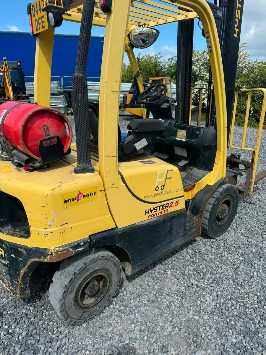 Hyster H2.5FT 2.5 tonne gas powered fork lift truc - Image 3