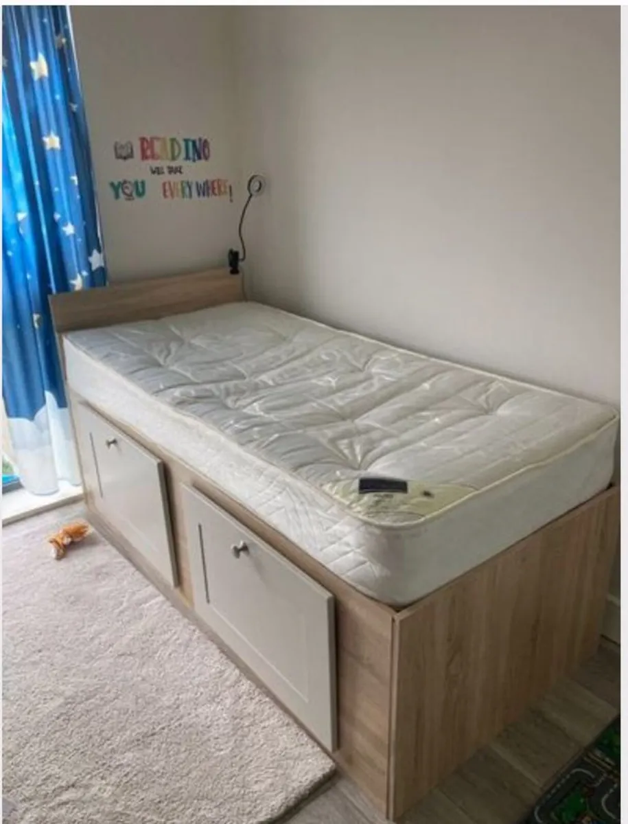 Single bed with storage mattres included - Image 1
