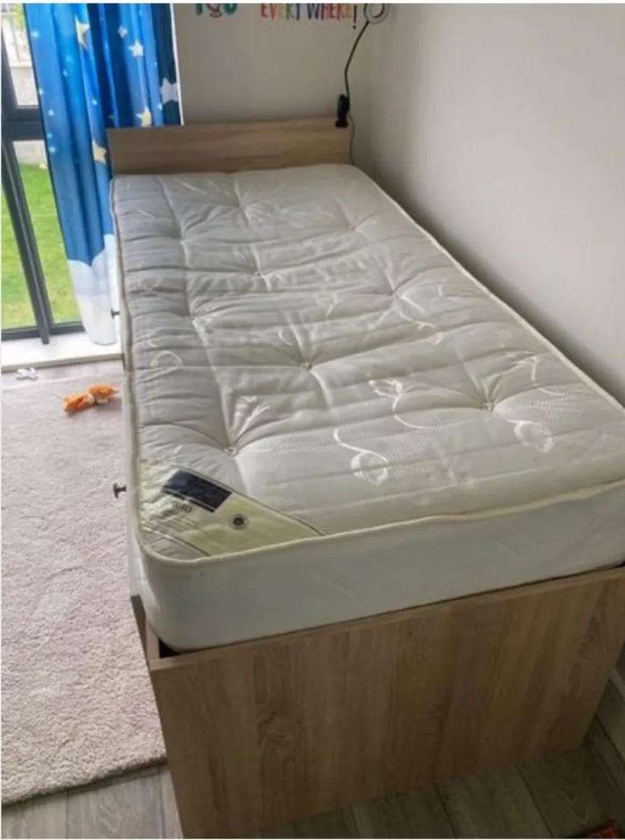 Single bed with storage mattres included - Image 2