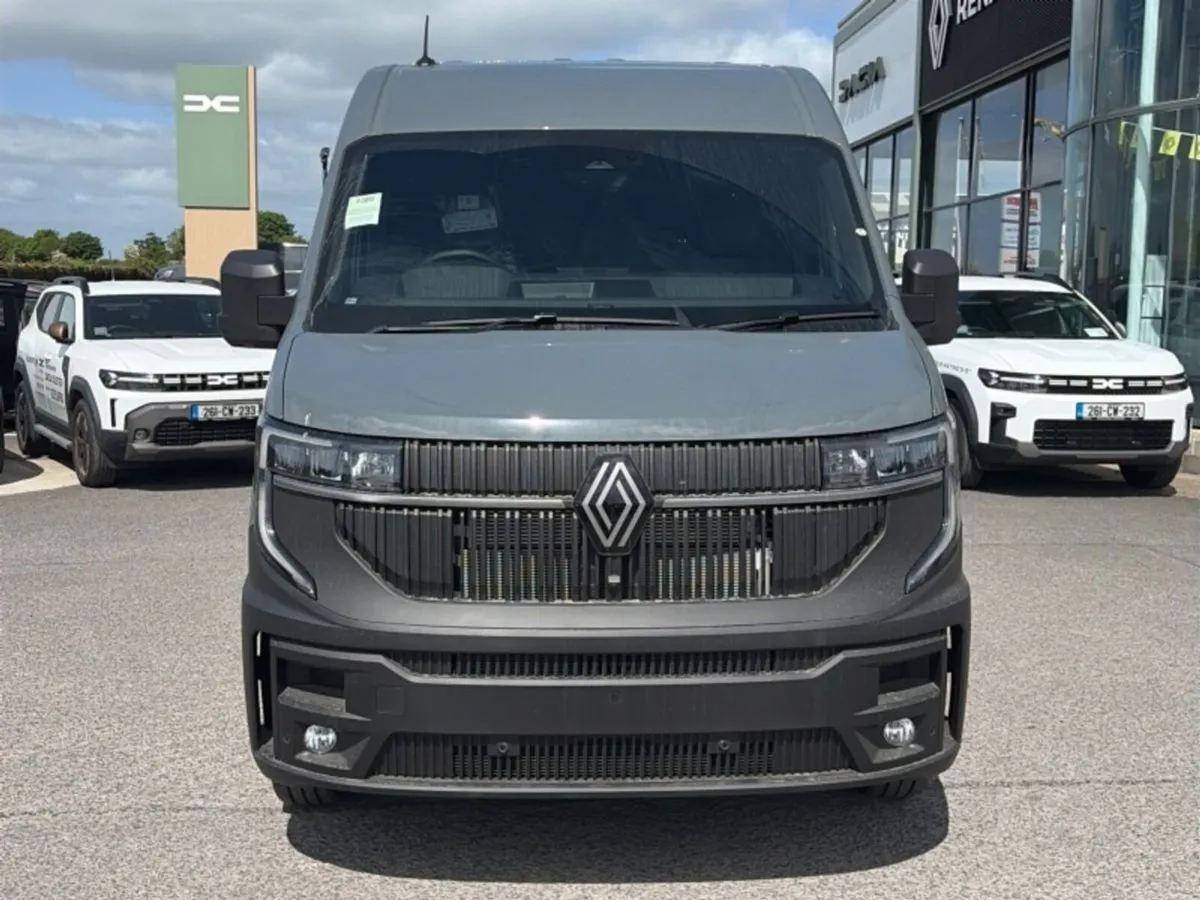 Renault Master LWB 9SPEED AUTO - Image 2