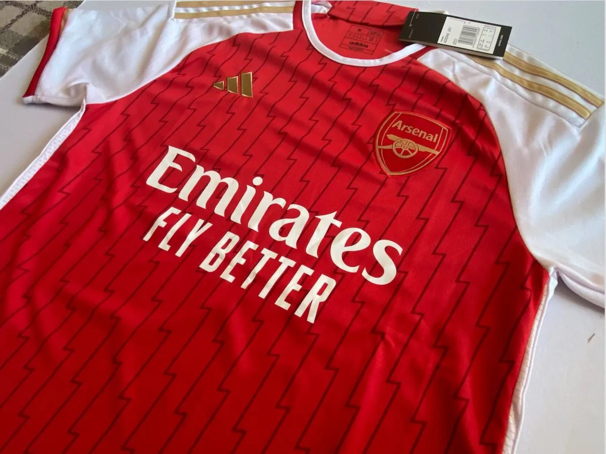 Arsenal Home kit - Image 4
