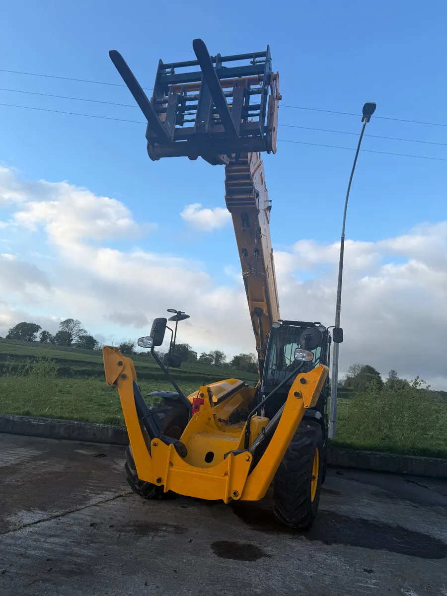 (S.O.L.D.)JCB 540/200 telescopic handler - Image 3