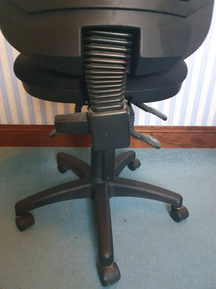 Office Swivel Chair - Image 4