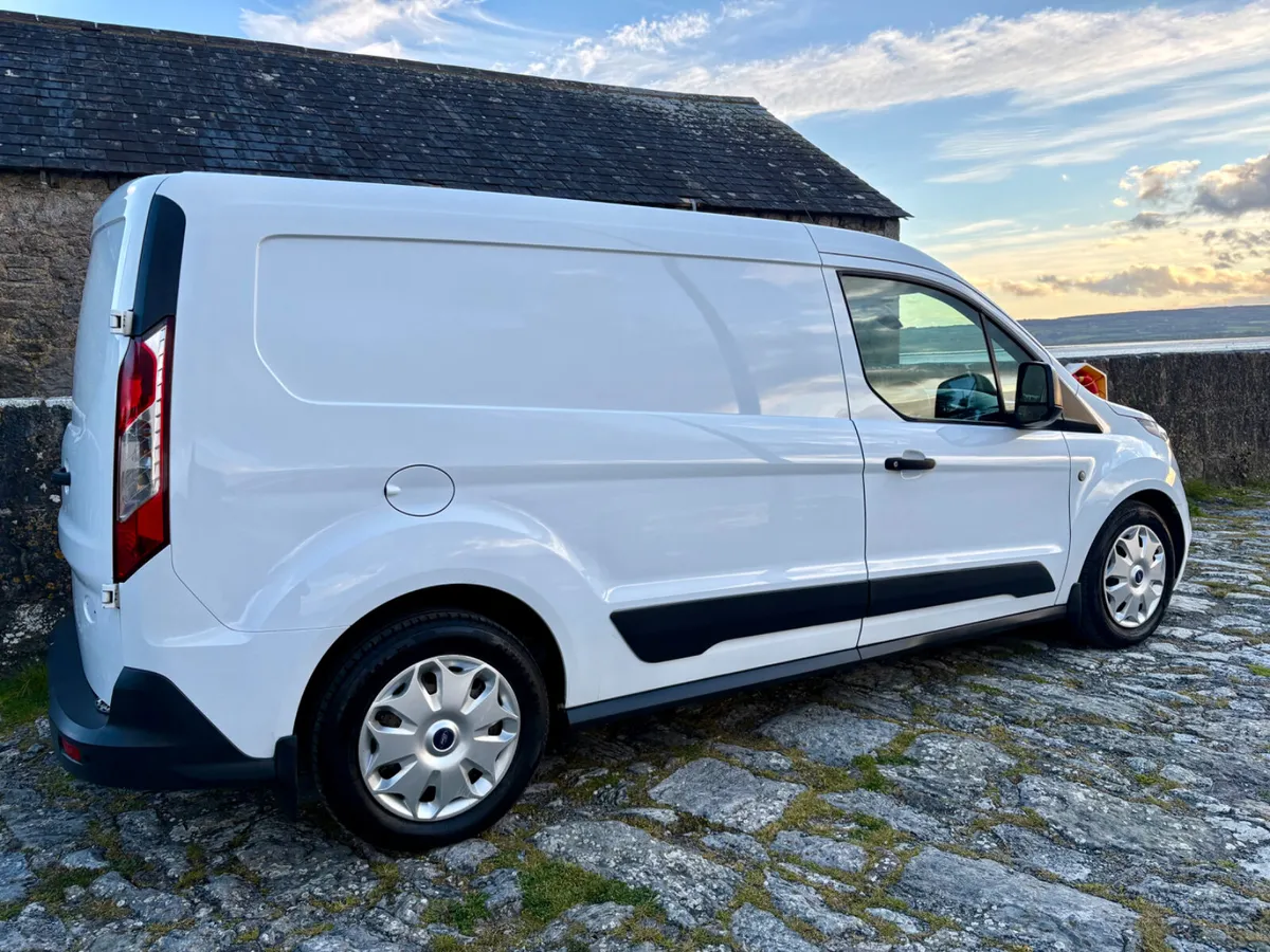 2019 Ford Transit Connect Trend LWB - Image 4