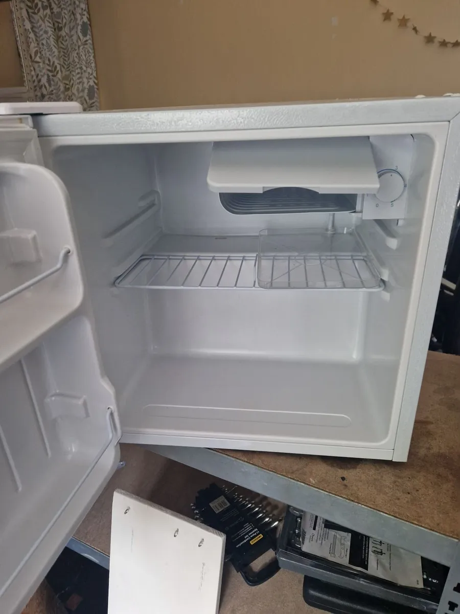Mini Fridge - Image 3