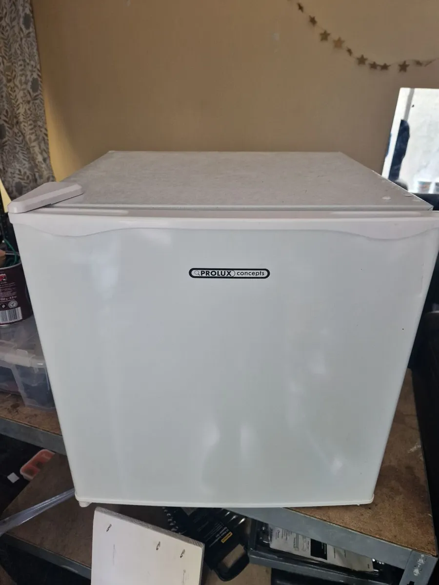 Mini Fridge - Image 1