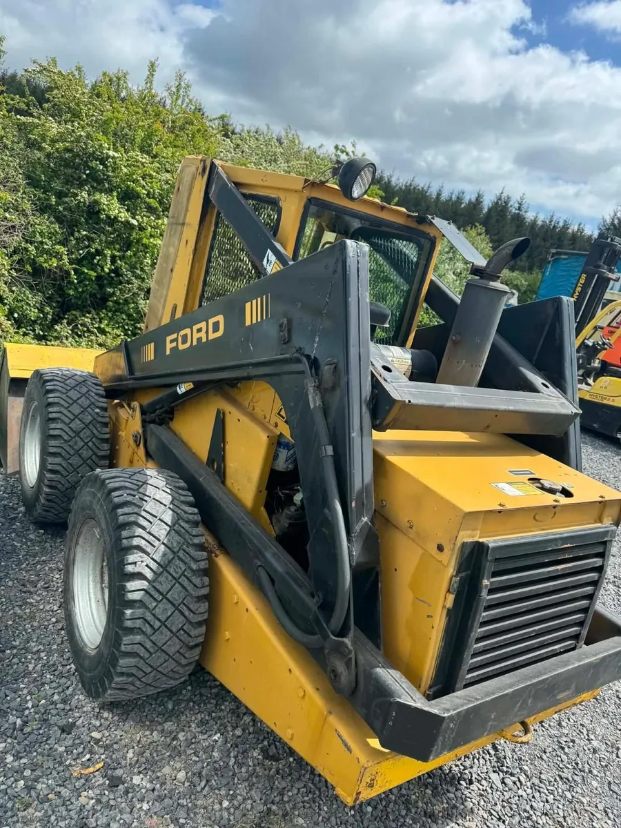Ford L785 diesel driven skidsteer loader - Image 3