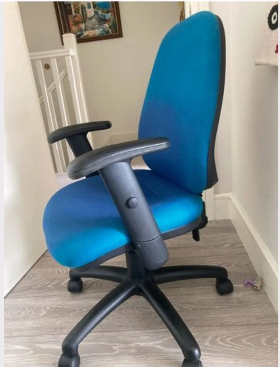 Ergonomic Office chair - Image 2