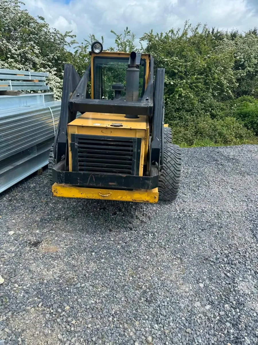 Ford L785 diesel driven skidsteer loader - Image 4