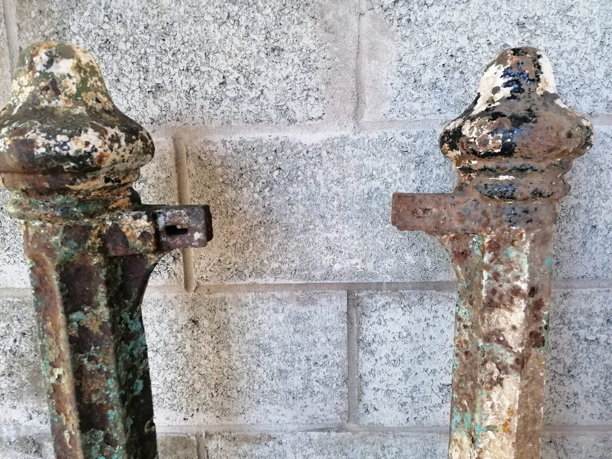 Antique gate post's - Image 2