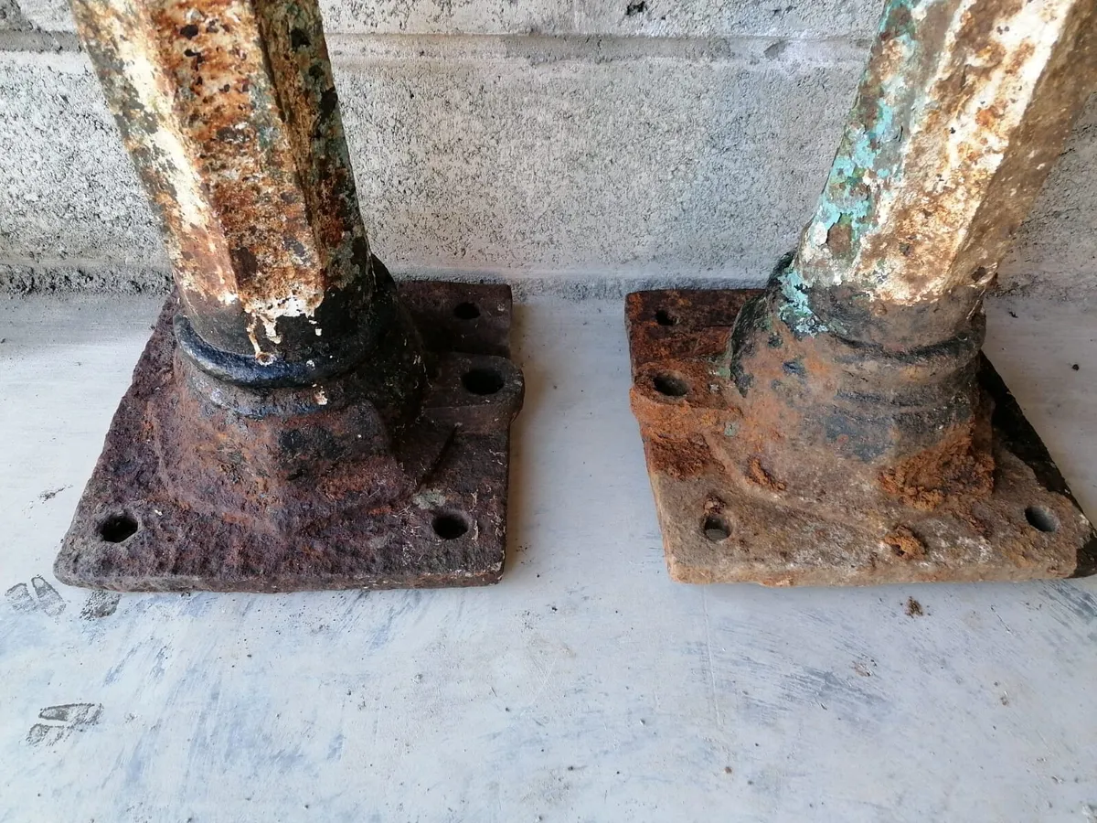Antique gate post's - Image 3