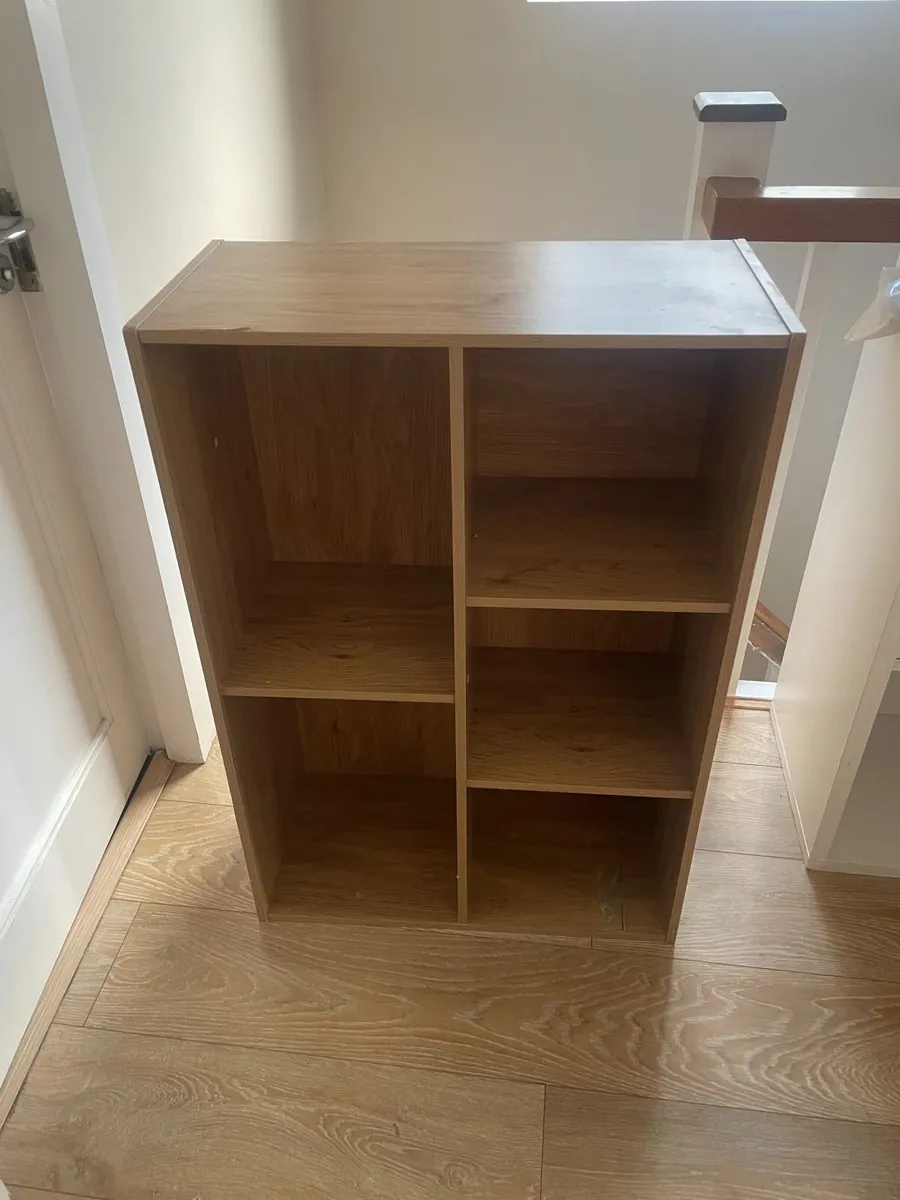 shelving unit