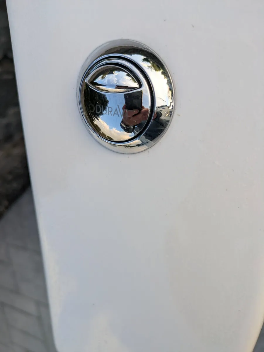 Toilet - Image 2