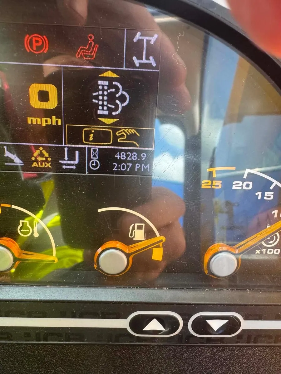 JCB 540-140 Hi-Viz Stage V  telescopic handler - Image 3